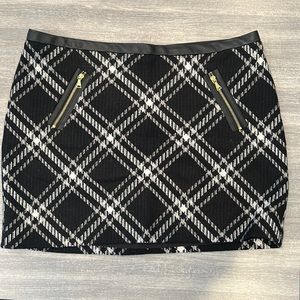 Express mini skirt
